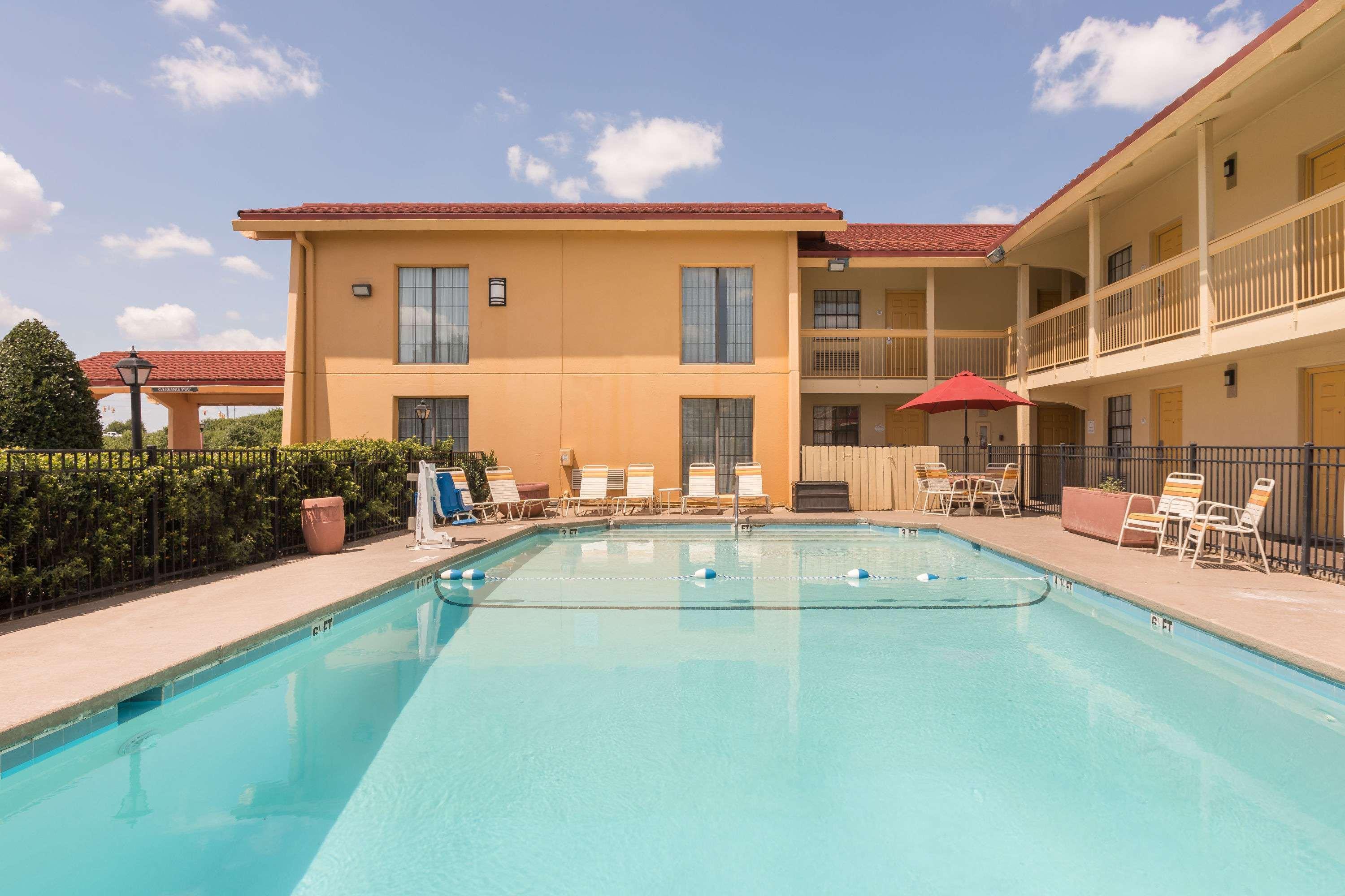 Baymont By Wyndham Greenville Woodruff Rd Zewnętrze zdjęcie