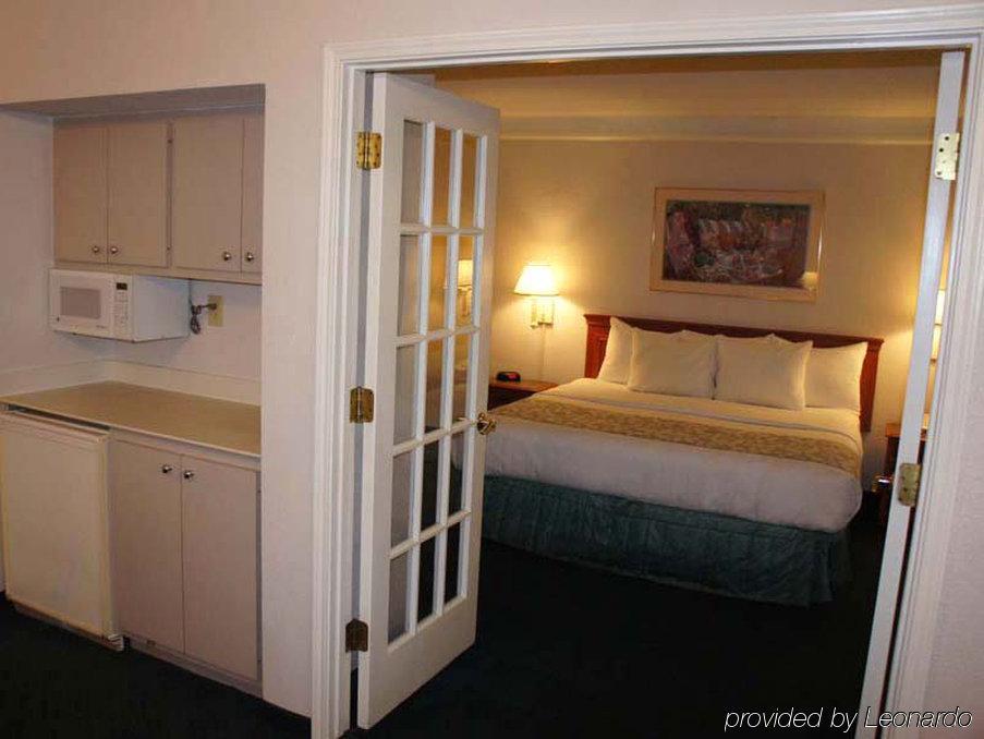 Baymont By Wyndham Greenville Woodruff Rd Zewnętrze zdjęcie
