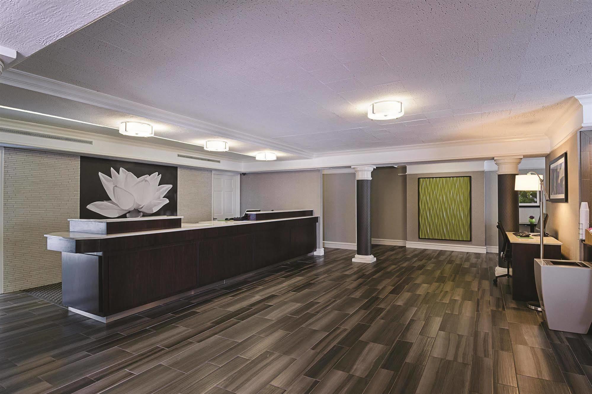 Baymont By Wyndham Greenville Woodruff Rd Zewnętrze zdjęcie